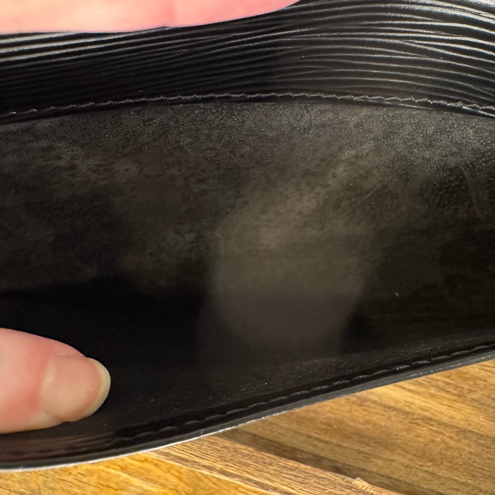 EUC Louis vuitton black leather clutch - Picture 6 of 11